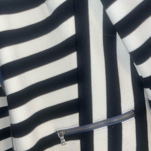 Gap Woman’s Jacket - Picture 2 of 9